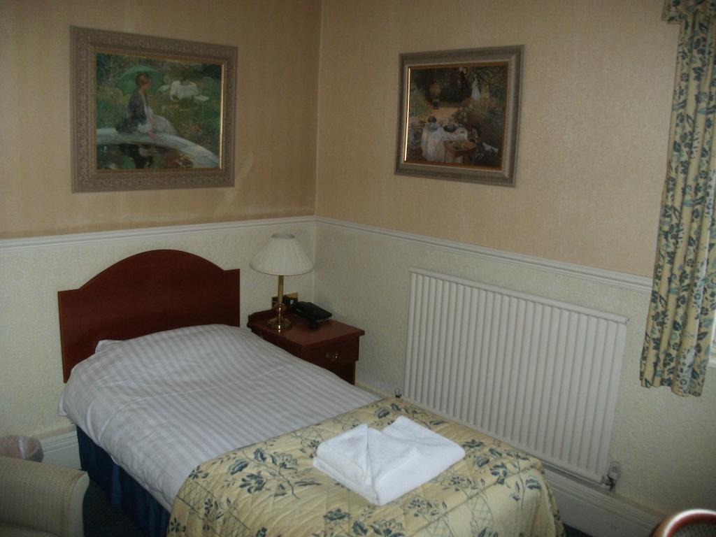 Clarkes Hotel Barrow In Furness 객실 사진